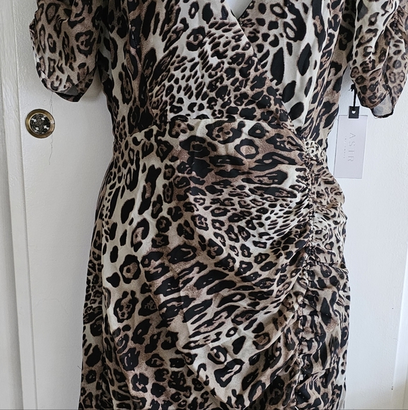SMALL LEOPARD DRESS 👗 - Picture 2 of 14